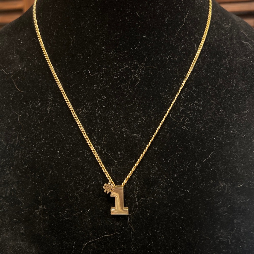Vtg Avon Gold Toned Number 1 Pendant Curb Chain Necklace 21 Inch